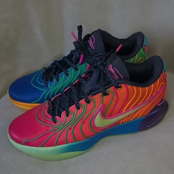 Nike Multicolor Wave Sneakers - Picture 3 of 13